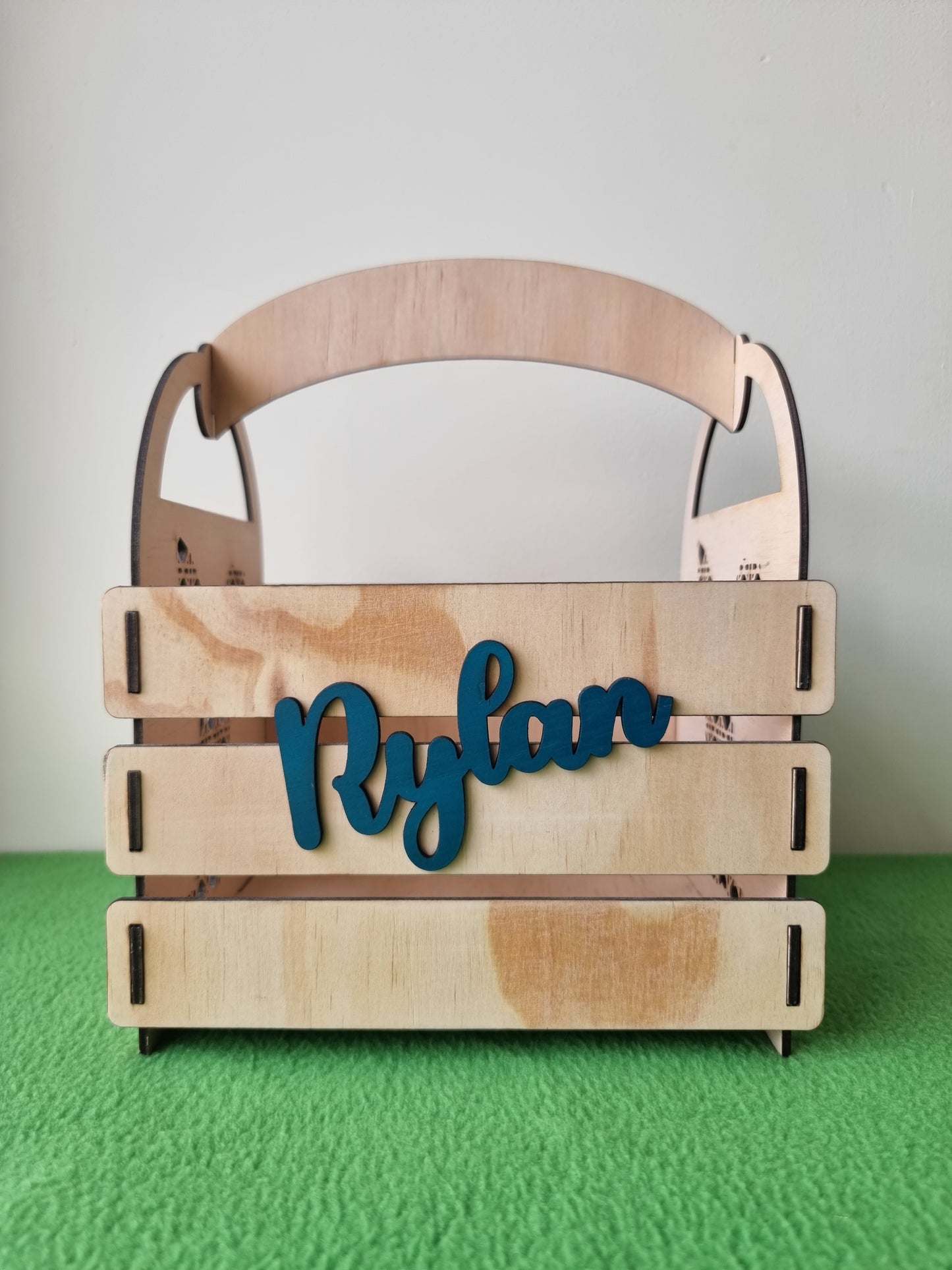 Easter Egg Wooden Rattan Bunny Design Basket / Crate Design Hut
