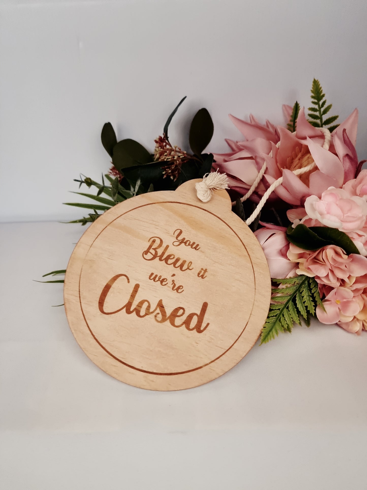 Open and Close round shape sign