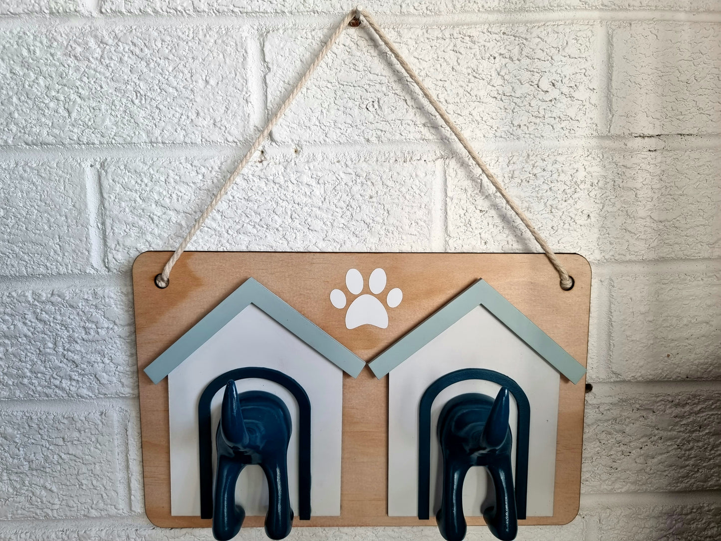 Wooden Dog Lead Wall Hanger