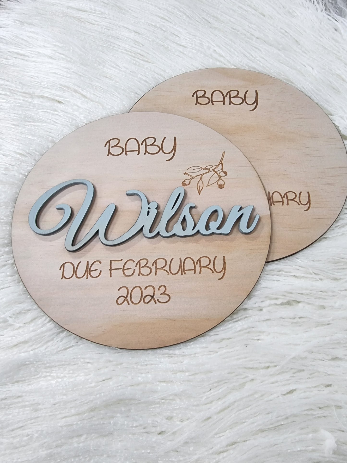 Wooden Pregnancy Announcement Disc - Baby Announcement Plaque - Baby Due