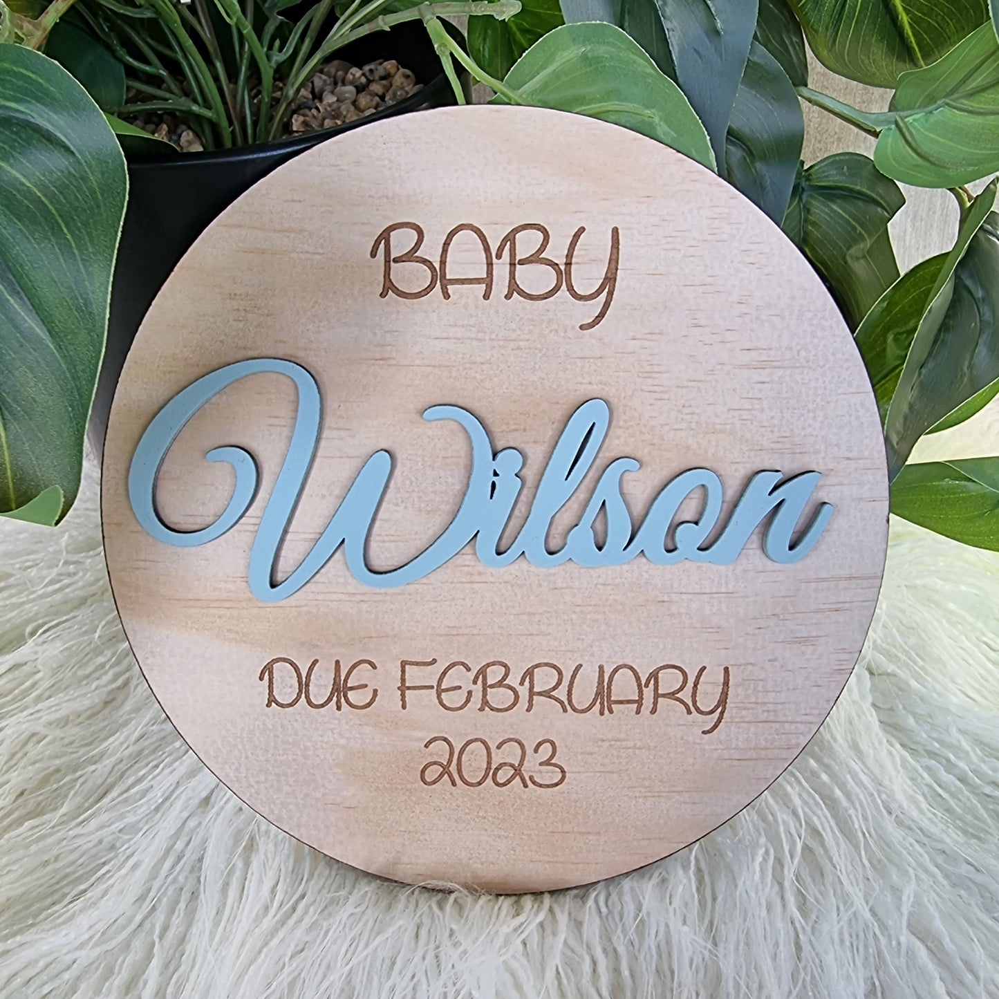 Wooden Pregnancy Announcement Disc - Baby Announcement Plaque - Baby Due